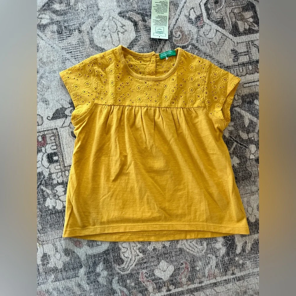 NEW TOP / size XS best for 4/5 / pretty yellow color with buttons on back! - Picture 1 of 4